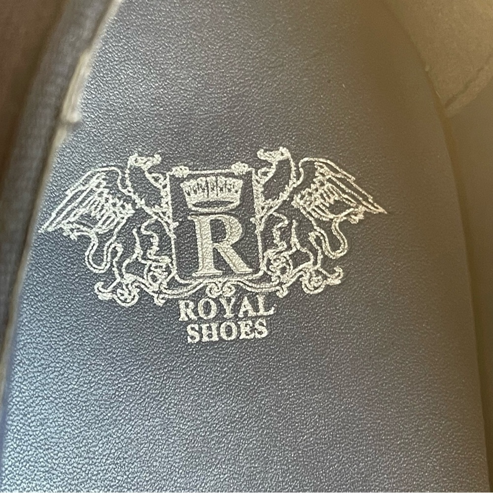 Royal Male Loafers shoes. The Italian style of a male velvet shoe. Size 8 - Picture 8 of 11
